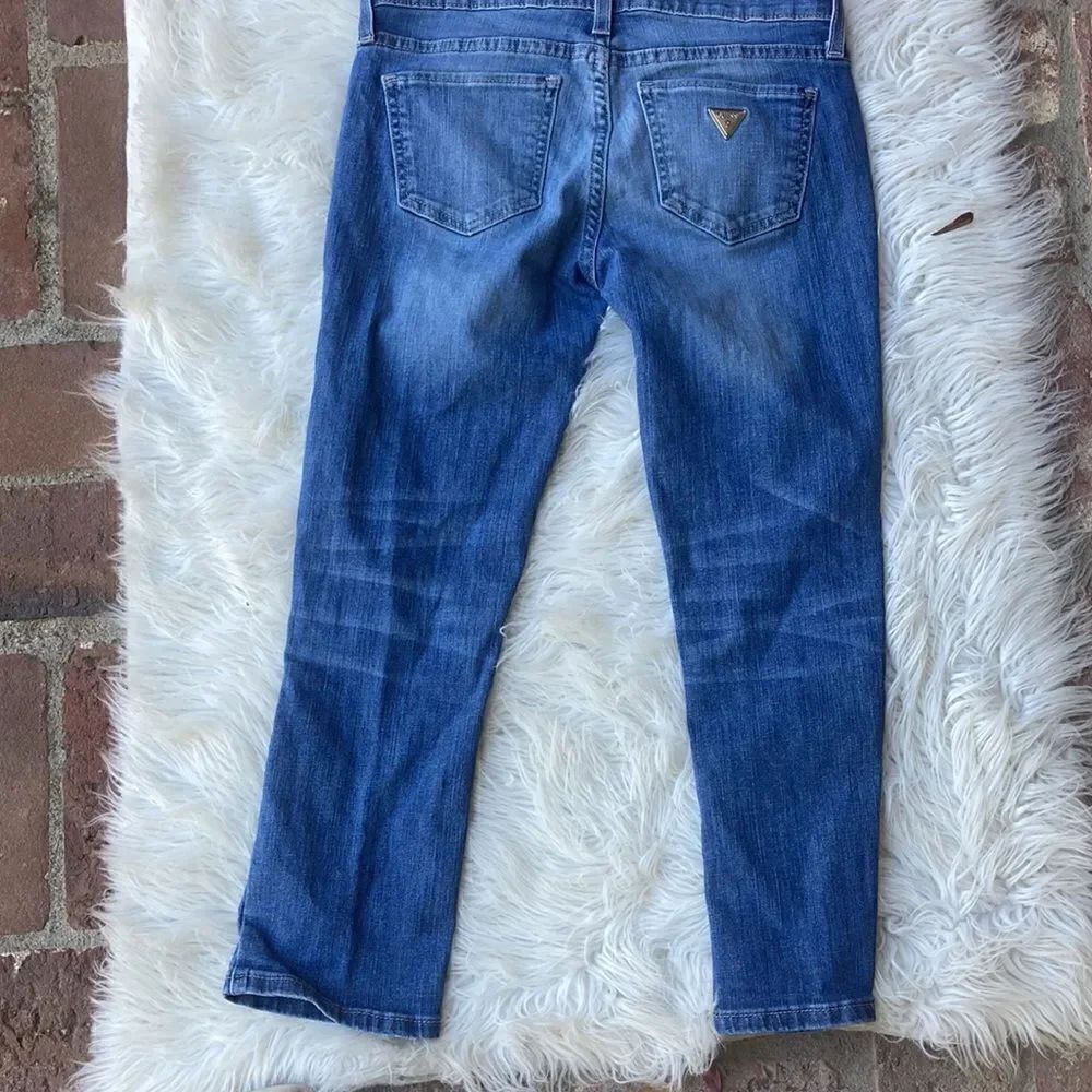 Guess Medium Rise Skinny Distressed Sarah Fit Size 26 - Picture 6 of 12